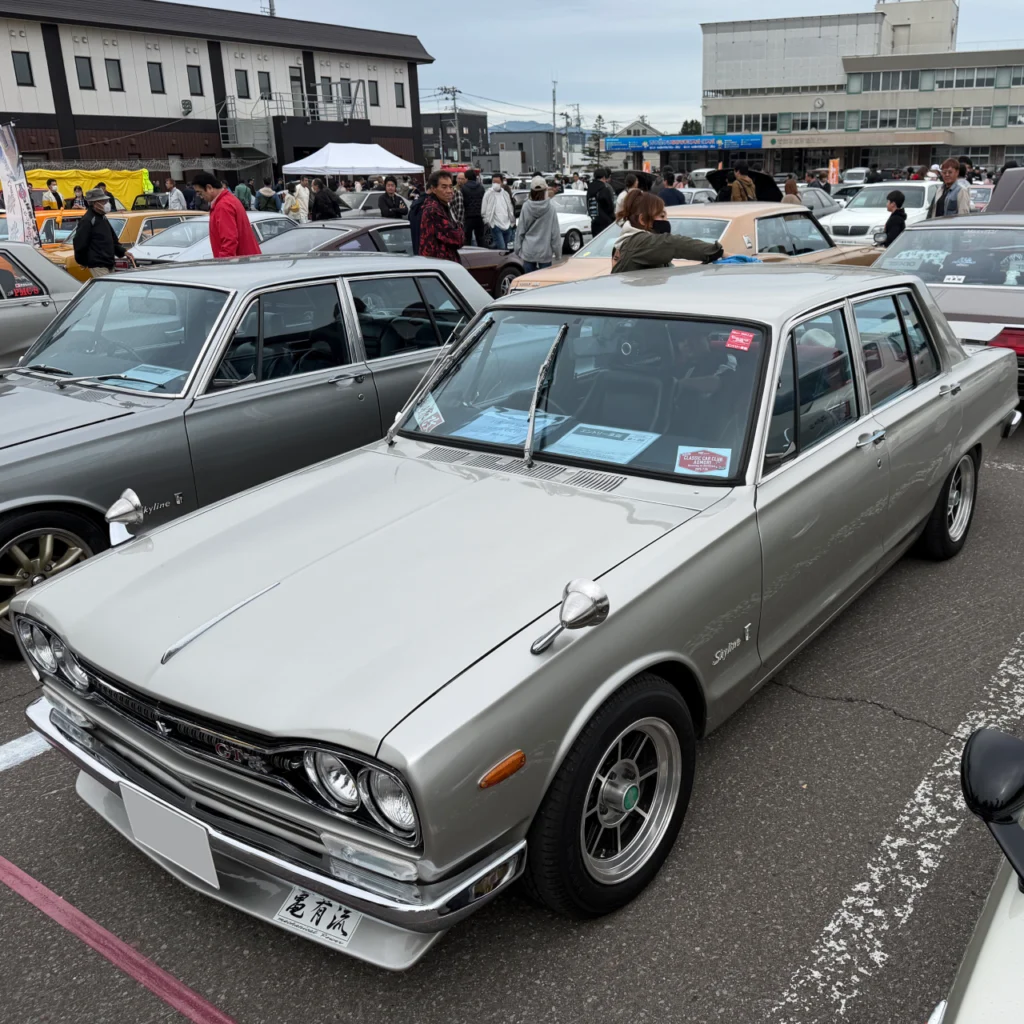B — 08
GT-R
C10 Skyline GT-R — 4-Door
KPGC10 / Silver × 亀有流
