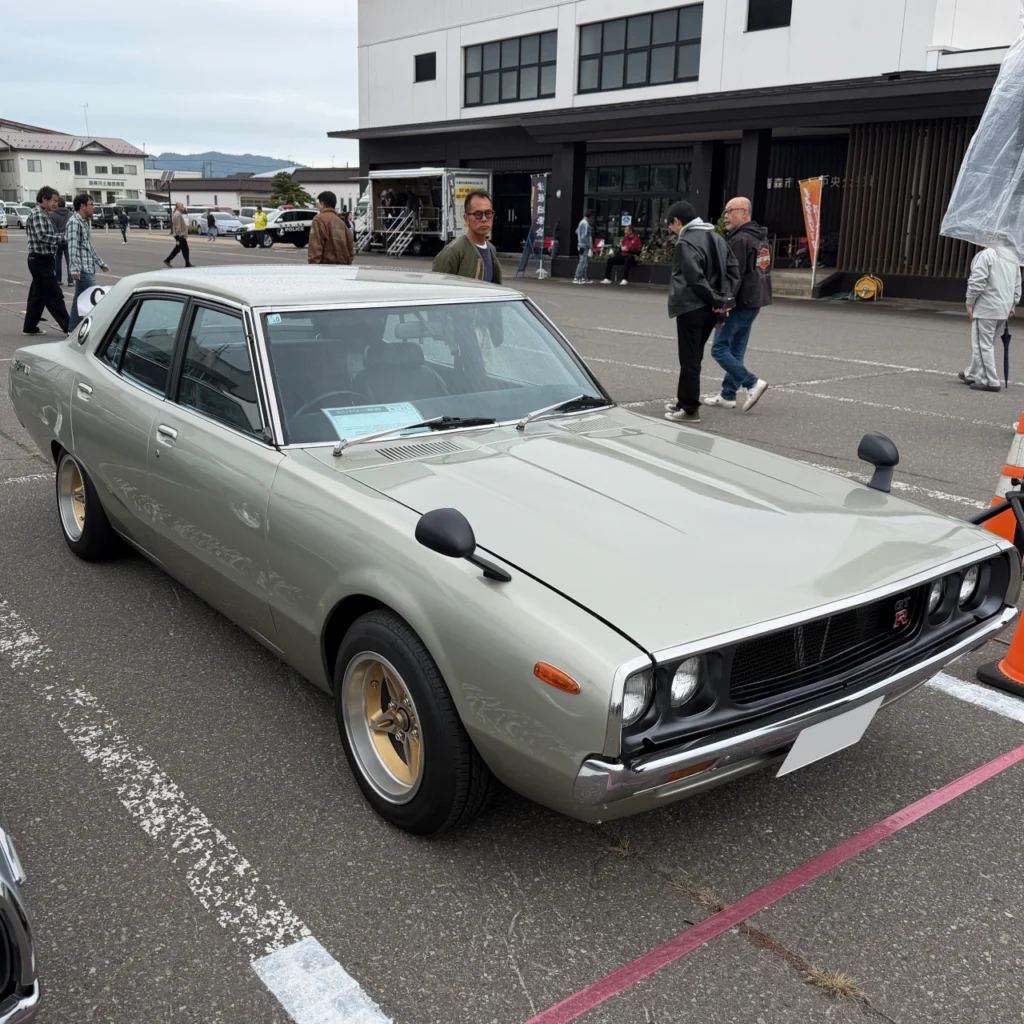 B — 11
Last Entry
C110 Skyline — GT-R 2-Door
KPGC110 Tribute / Khaki Green × Gold Wheel