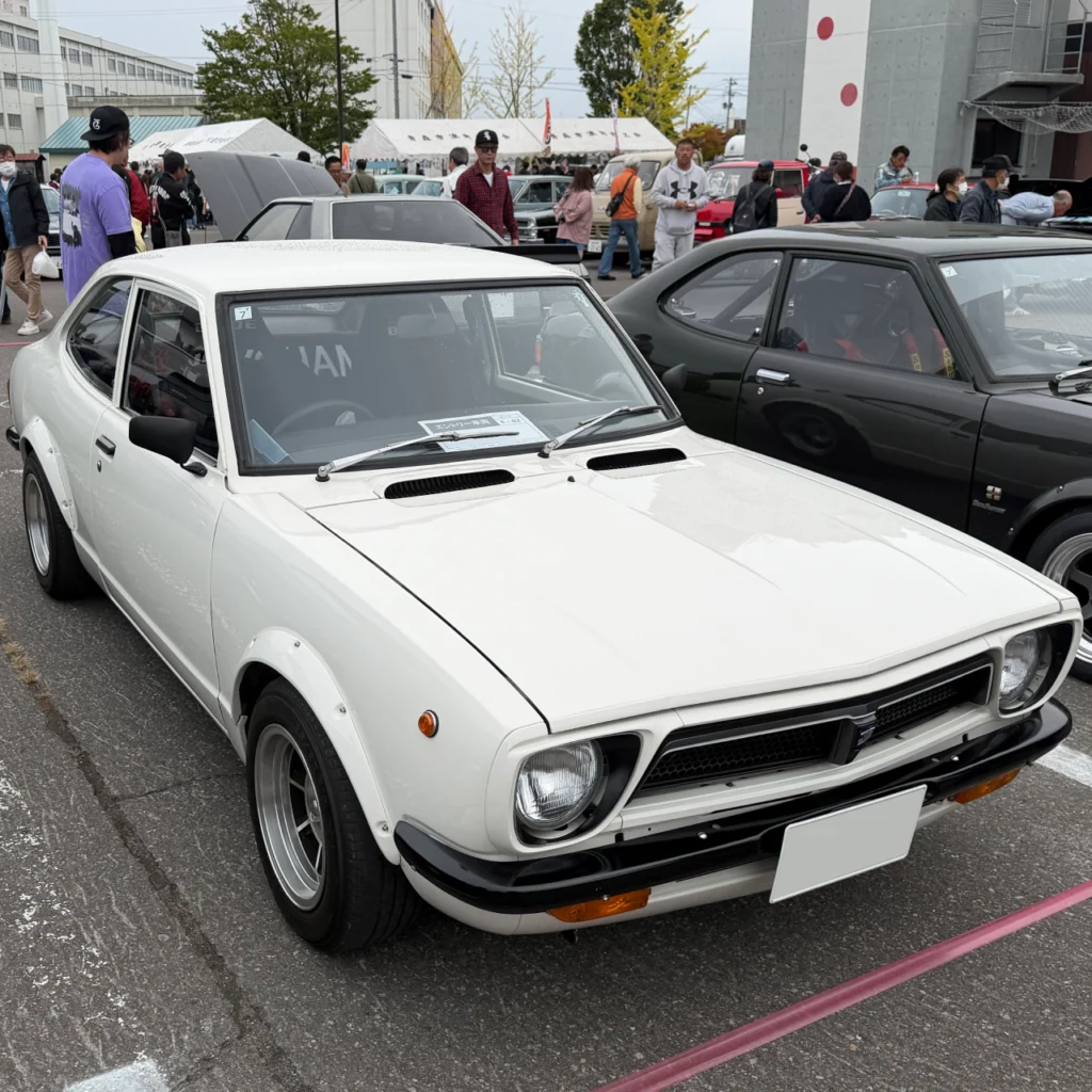 トヨタ スプリンタートレノ TE27（ホワイト）　E-02